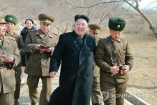 북한 김정은, 김여정과 동해안 섬 초소 시찰