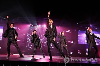 샤이니 일본 데뷔 첫 도쿄돔 공연 펼쳐