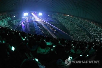 샤이니 일본 데뷔 첫 도쿄돔 공연 펼쳐