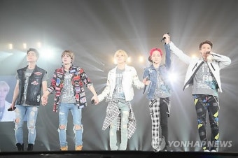 샤이니 일본 데뷔 첫 도쿄돔 공연 펼쳐