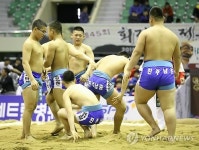 진주남중학교 선수단 환호