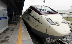 개통 기다리는 신형 KTX