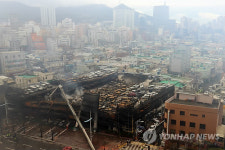 폐허 된 중고차매매단지