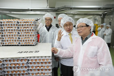 계란 가공업체 방문한 이동필 장관
