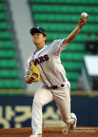 역투하는 두산선발 진야곱