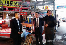 광주 서부소방서장 양동시장서 화재예방 활동