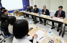 서민금융통합지원센터 방문한 임종룡 금융위원장