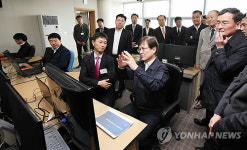 최양희 장관, 철도교통 관제센터 방문