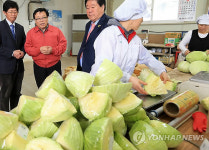 이동필, 친환경 농산물 생산현장 방문