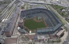 미국 볼티모어 폭동 여파 MLB 무관중 경기