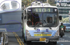 단속 카메라 부착된 부산 시내버스