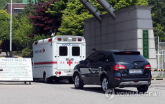 국군수도병원 앞 구급차