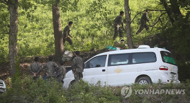 긴장감 도는 총기 사고 현장