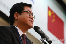 축사하는 이기우 부지사