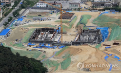 공사 한창인 강릉 아이스아레나