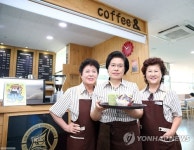 나이는 숫자에 불과하다…화성시 노인 바리스타