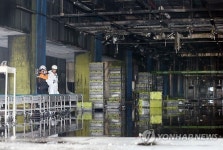 김포 제일모직 화재현장 안전점검하는 검시관들