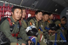 CN-235 항공기 탑승한 김병만