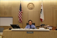 마크 김 LA카운티 판사 "법원 영장이 감청의 전제조건"