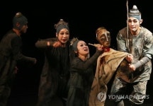 연극 노래하듯이 햄릿