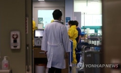 '코호트 격리' 중환자실 수시로 들락날락