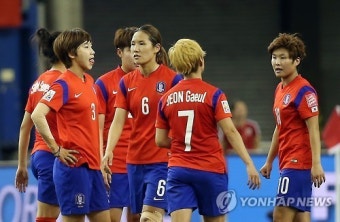 서로 위로하는 지소연과 전가을