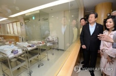 강서 미즈메디병원 방문한 김무성 대표