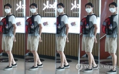 마스크 쓰고 불안한 관광