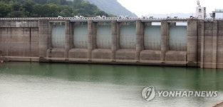 한강수계 충주·소양강댐, 용수공급 추가 감축
