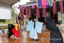 메르스 때문에…관람객 없는 관노가면극