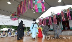 메르스 때문에…관람객 없는 관노가면극
