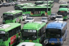 서울버스 노사 막판 임금협상…파업시 출근대란 우려