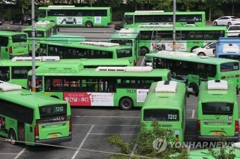 서울버스 노사 막판 임금협상…파업시 출근대란 우려