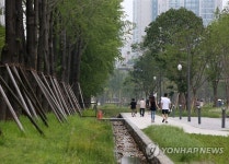 숲길로 변신한 서울 연남동·새창고개·염리동 폐철길
