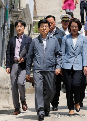 황 총리, 쪽방촌 등 취약계층 가정방문