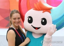 미녀 앞에서 부끄러워하는 누리비