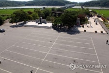 파주 안보관광지 재개 첫 날 텅 빈 임진각 버스 주차장