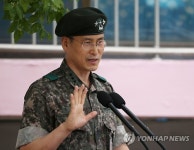 축사하는 김용우 1군단장