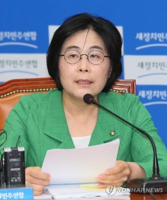 모두발언하는 유승희