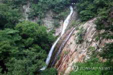 물줄기 굵어진 계룡산 은선폭포