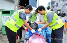 경산시장 취임 1주년 맞아 환경미화원 체험