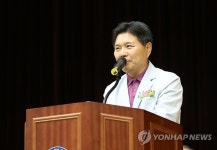 축사하는 홍문종 의원