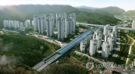 판교 산운마을 지나는 왕복 6차로에 방음시설 설치