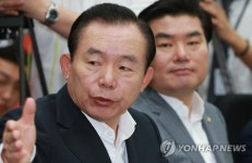 노동시장선진화특위 회의 주재하는 이인제 최고위원