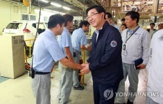 르노삼성자동차 부산공장 찾은 이기권 장관