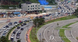 체증 빚는 7번 국도