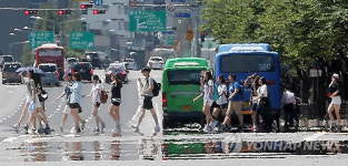 푹푹 찌는 불가마 더위…올들어 최대규모 폭염특보