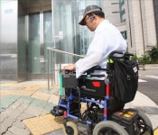 20ｍ 바로 코앞인데…횡단보도없어 12분간 땀 뻘뻘