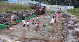 유아와 어린이들의 쉼터 파주 발물놀이터 30일까지 운영