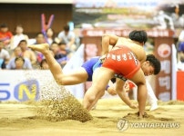 잡채기 시도하는 박병준